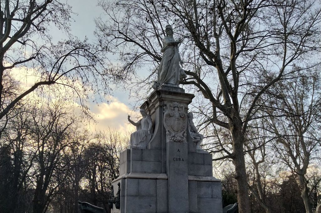 Cibeles and Retiro Park Guided Tour
