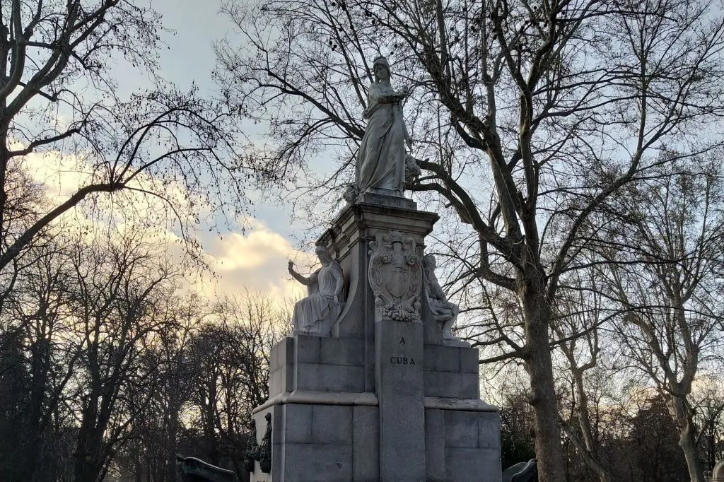 Cibeles and Retiro Park Guided Tour