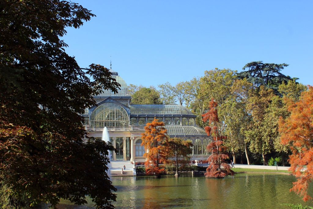 Cibeles and Retiro Park Guided Tour