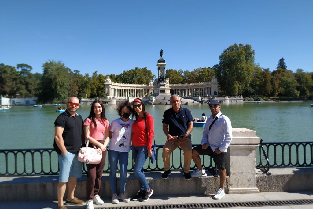 Cibeles and Retiro Park Guided Tour