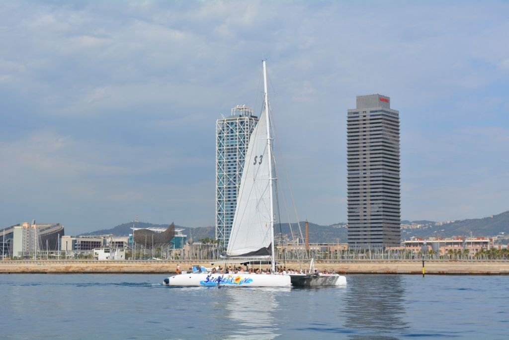 Excursión Catamaran Barcelona con Barbacoa