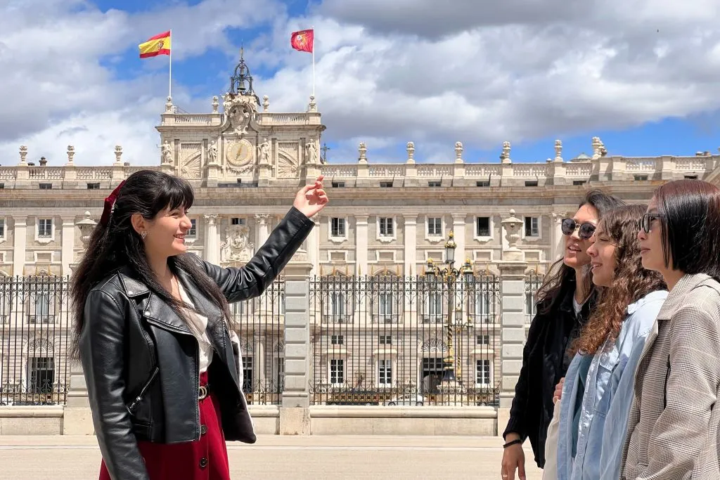 Madrid Old Town Tour & Flamenco Show with Optional Tapas