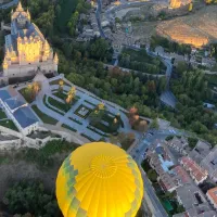 Segovia: Hot Air Balloon Flight with Breakfast and Cava