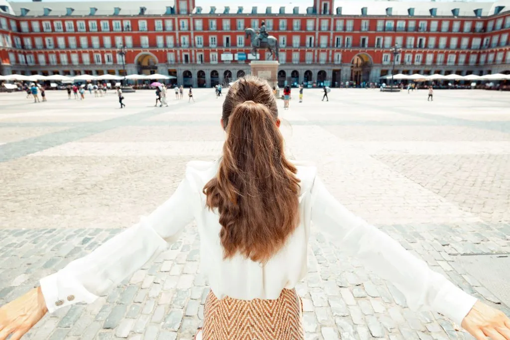 Madrid: Professional Photoshoot in Plaza Mayor