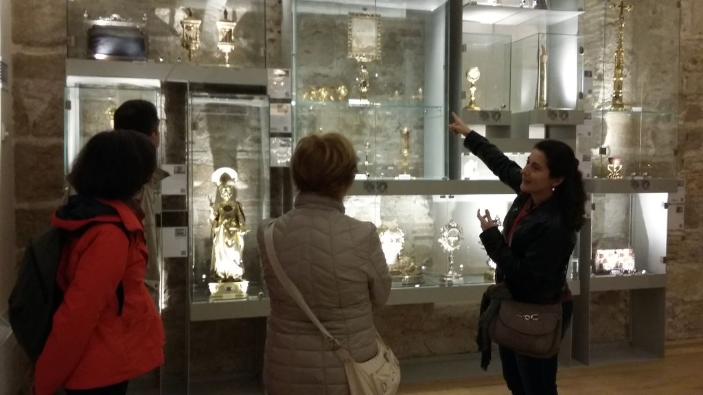 Grail and Religious Art: Guided Tour