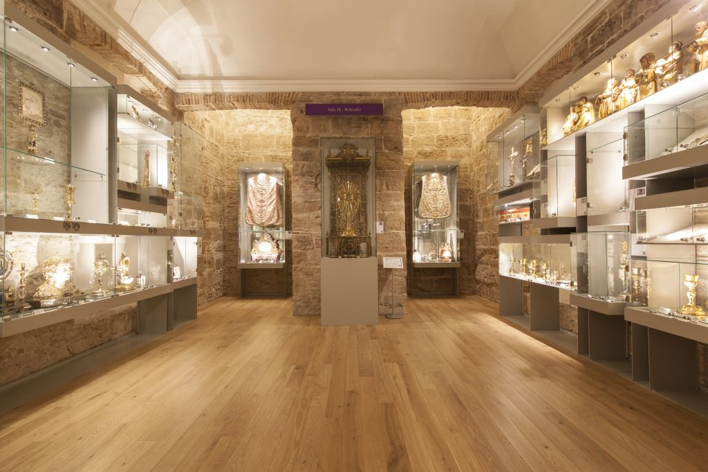 Grail and Religious Art: Guided Tour