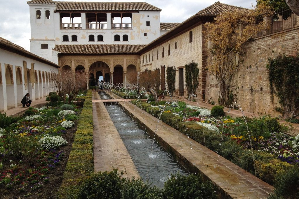 Alhambra y Palacios nazaríes: Entrada sin colas + Audioguía