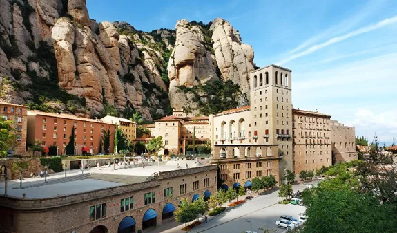 Easy Montserrat - Excursion from Barcelona