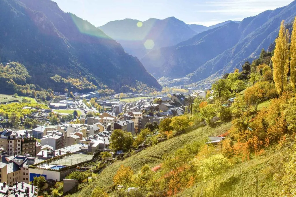 Andorra & France: Day Trip from Barcelona