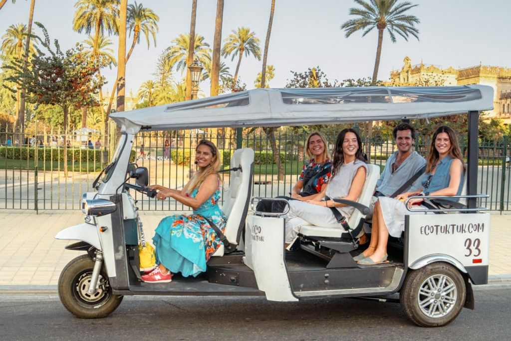 Seville: 1-Hour Tour by Private Electric Tuk Tuk