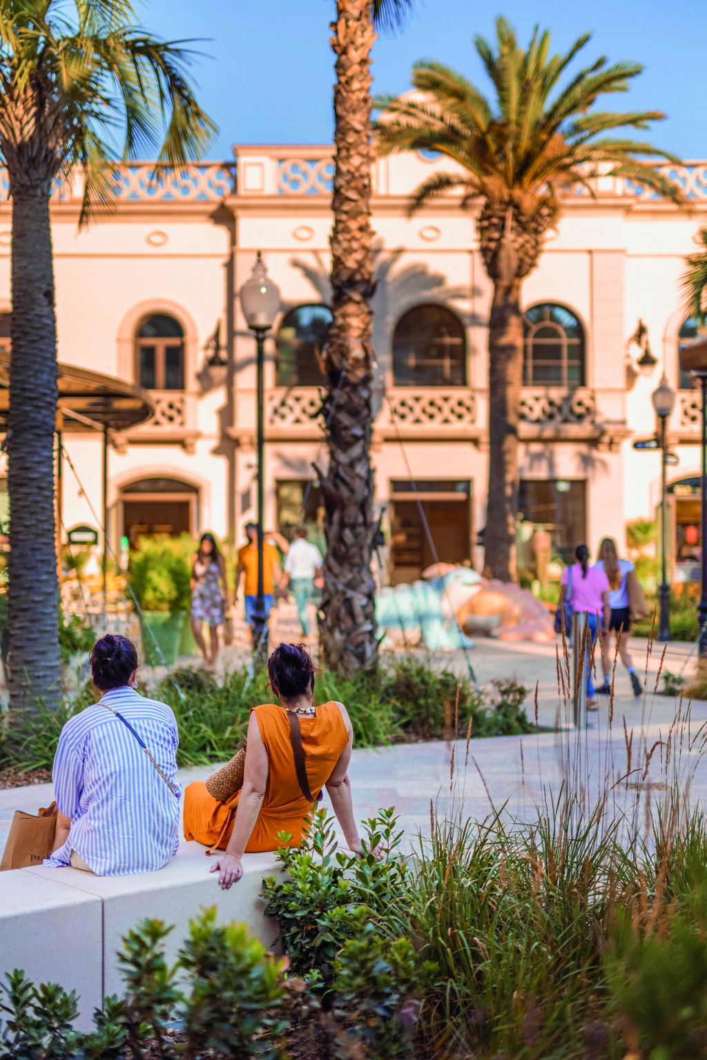 Express shopping at La Roca Village