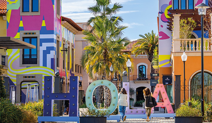 Express shopping at La Roca Village
