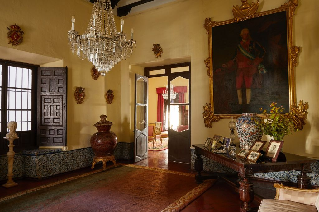 Bucarelli Palace: Full Entry