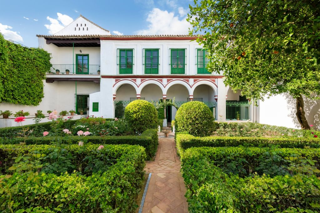 Bucarelli Palace: Full Entry