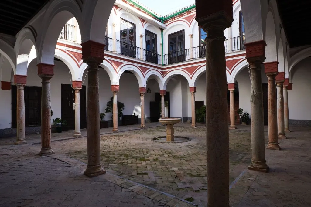Bucarelli Palace: Full Entry