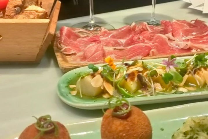 Barcelona: Guided Tapas Tour