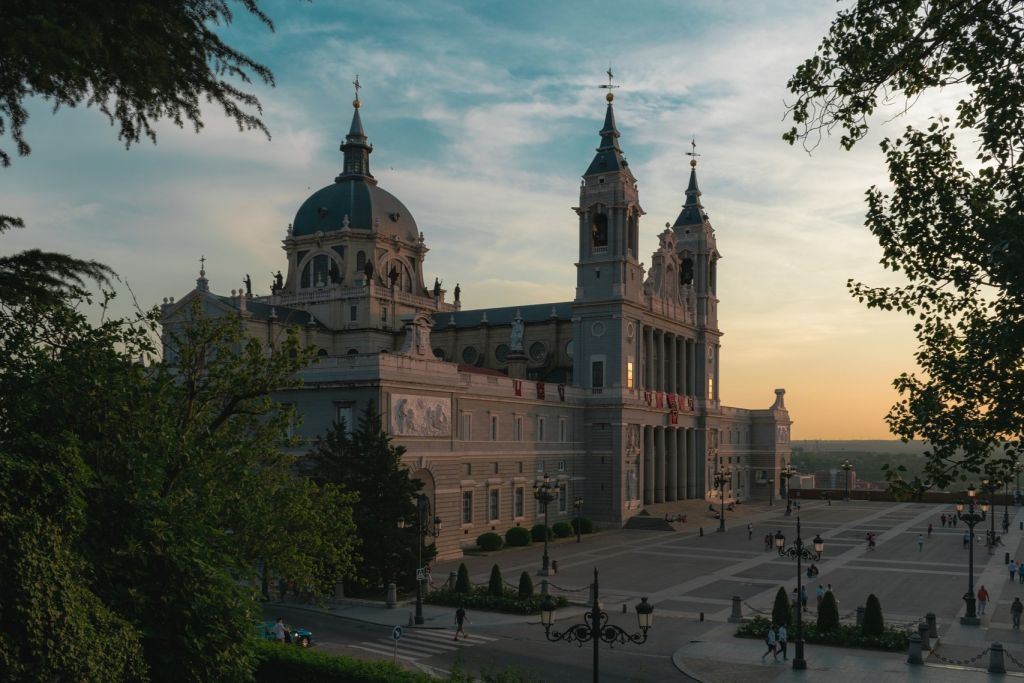 Madrid: Walking Tour + Flamenco Show