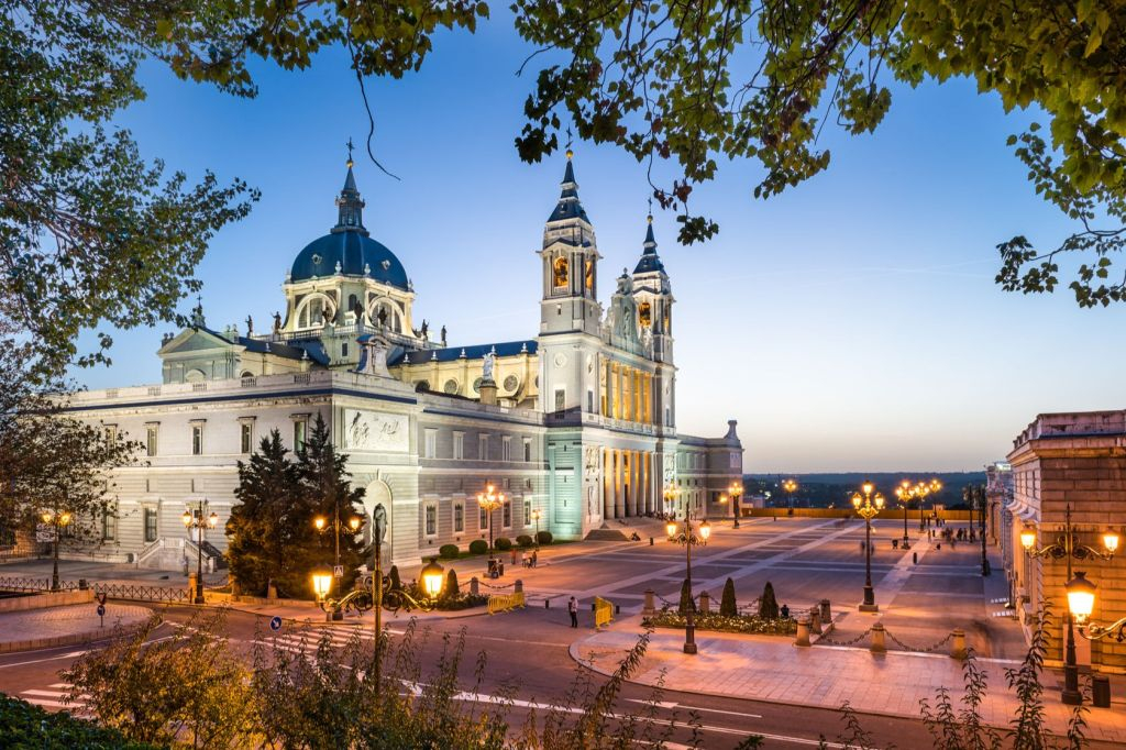 Madrid: Walking Tour + Flamenco Show