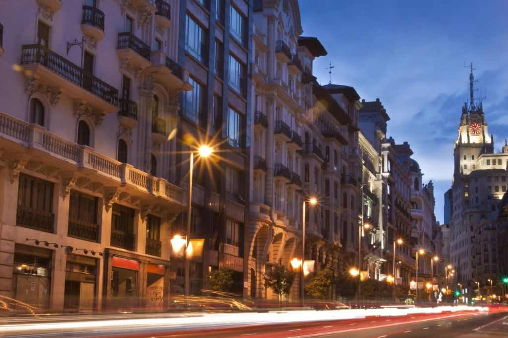 Madrid: Walking Tour + Flamenco Show