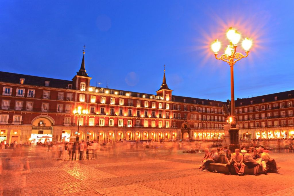 Madrid: Walking Tour + Flamenco Show