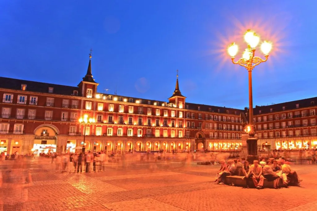 Madrid: Walking Tour + Flamenco Show