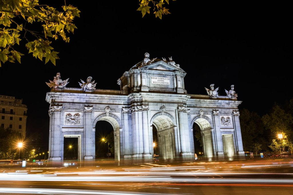 Madrid: Walking Tour + Flamenco Show