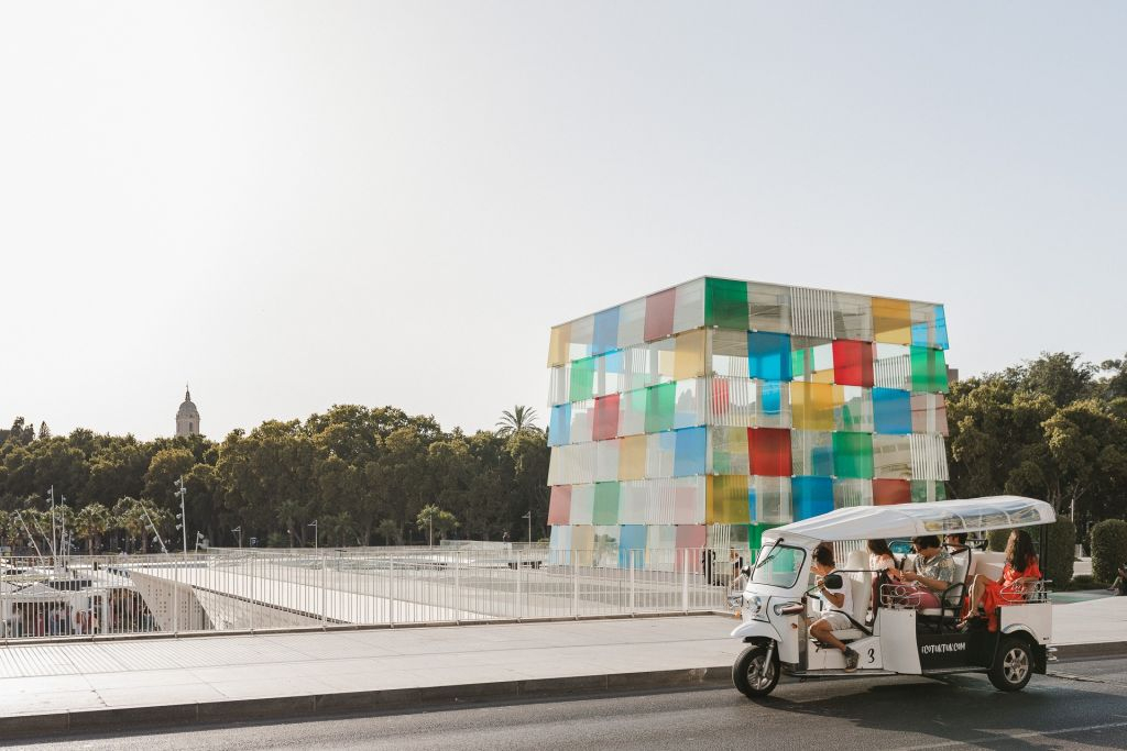 Malaga: tour di 2 ore in tuk tuk elettrico privato