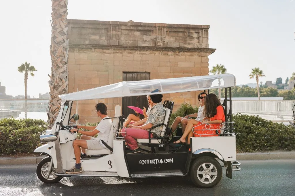 Málaga: Tour de 2 horas en Tuk Tuk Eléctrico Privado