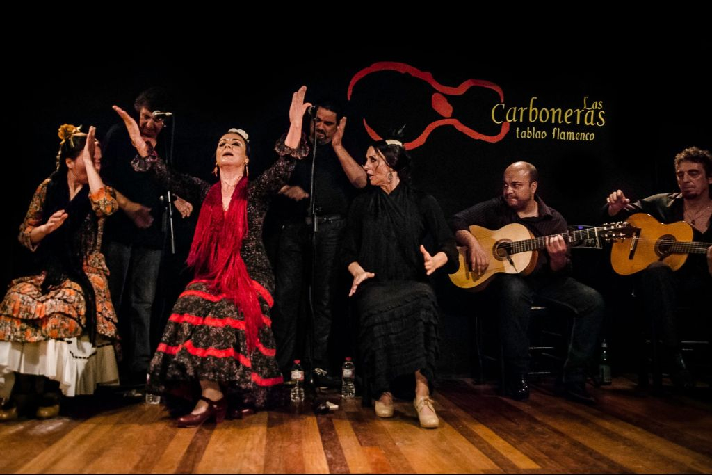 Madrid: Tour guidato di degustazione di tapas + spettacolo di flamenco