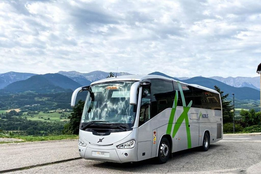 Desde Barcelona: Traslado en autobús de ida a Andorra la Vella