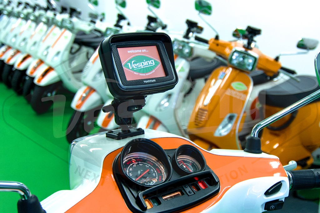 Barcelona: 6-Hour Vespa Rental With GPS