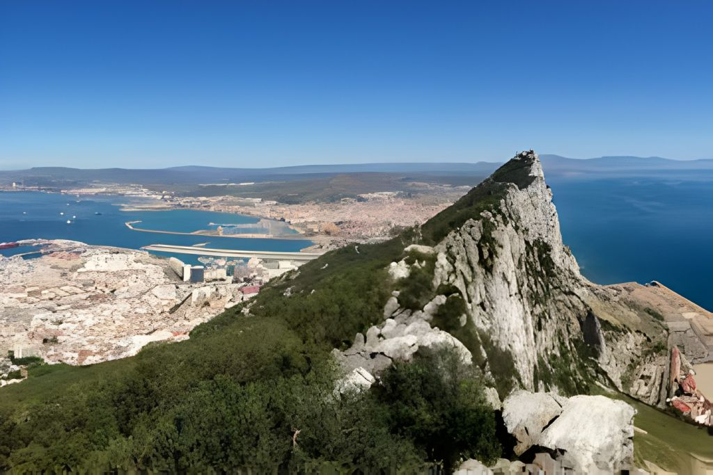 From Seville: Gibraltar Sightseeing Tour