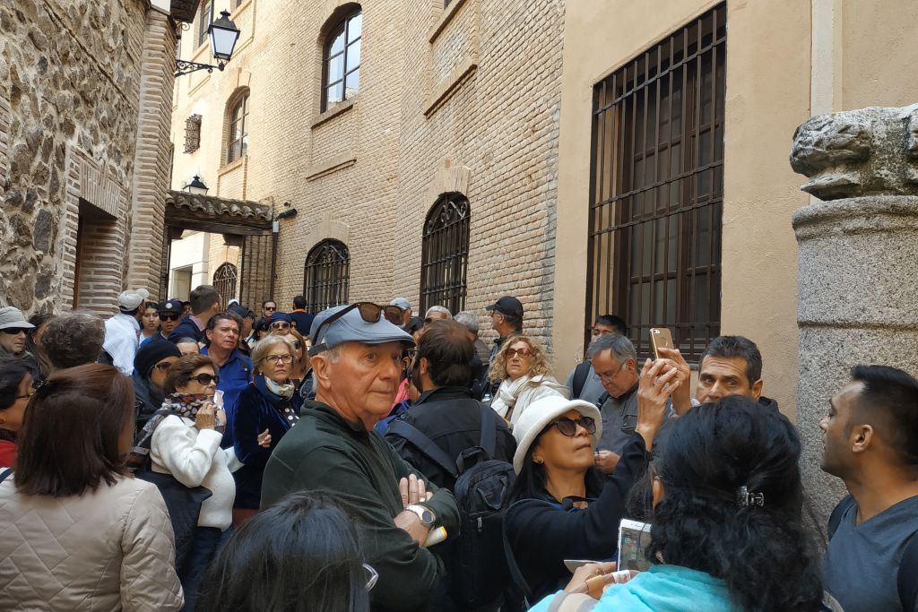 Toledo: Guided Walking Tour + Roundtrip from Madrid