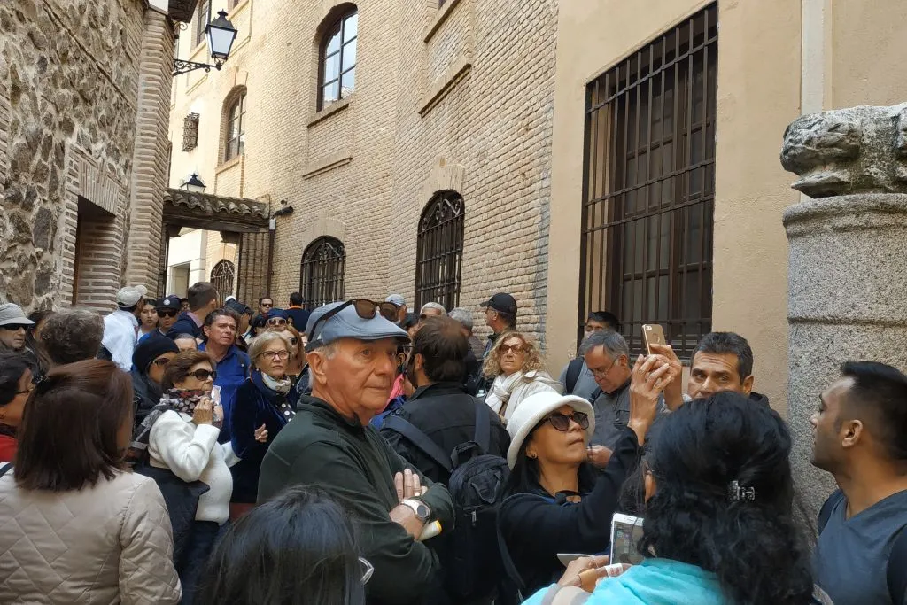 Toledo: Guided Walking Tour + Roundtrip from Madrid