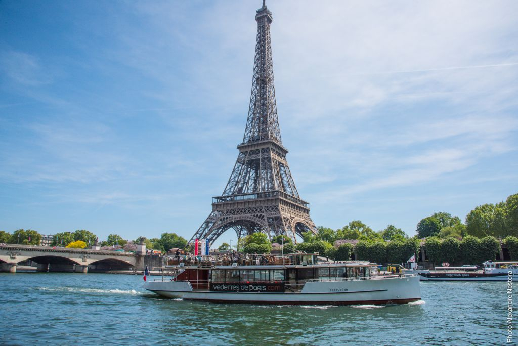 Cruise on the Seine
