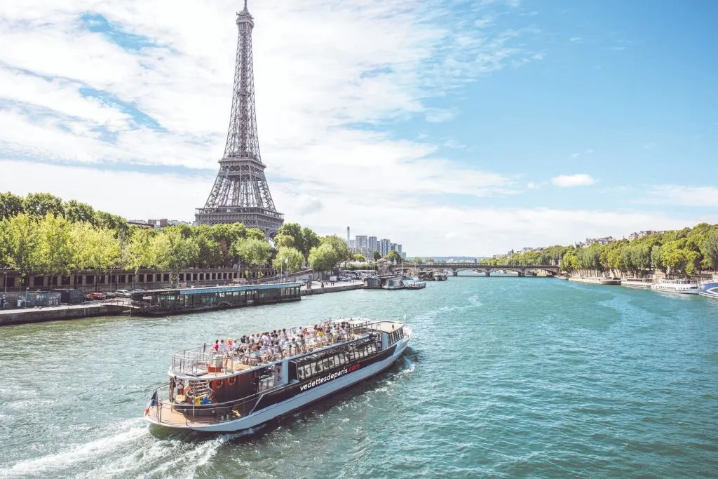 Cruise on the Seine