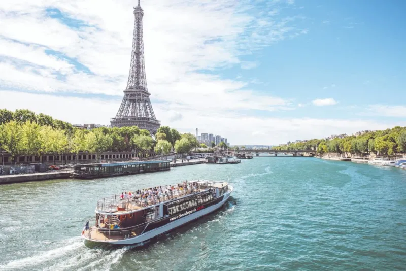 Cruise on the Seine