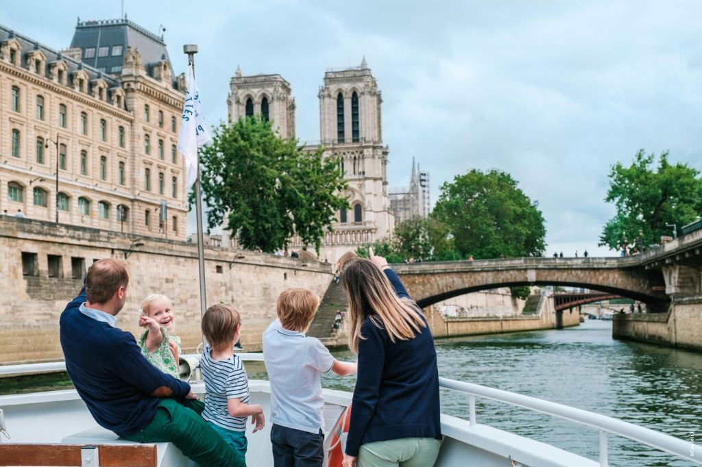 Cruise on the Seine