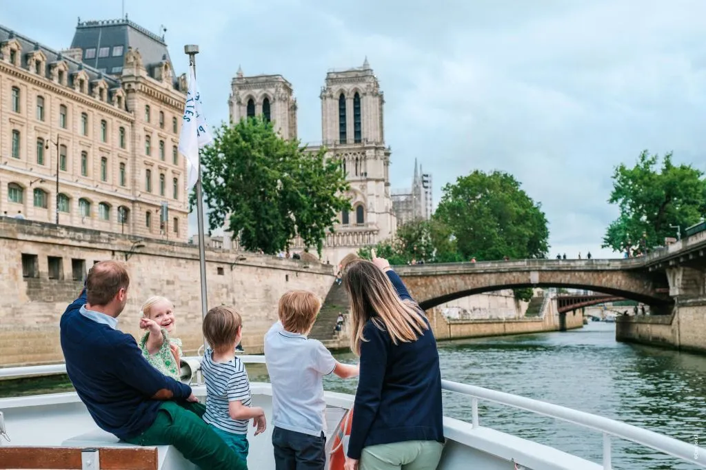 Cruise on the Seine