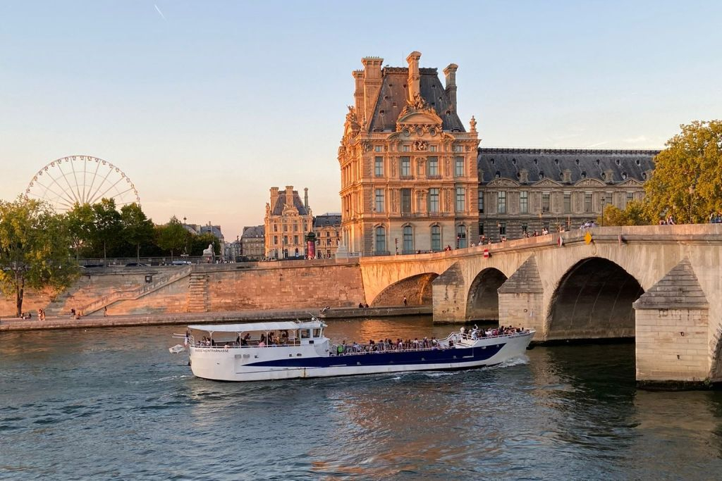 Cruise on the Seine