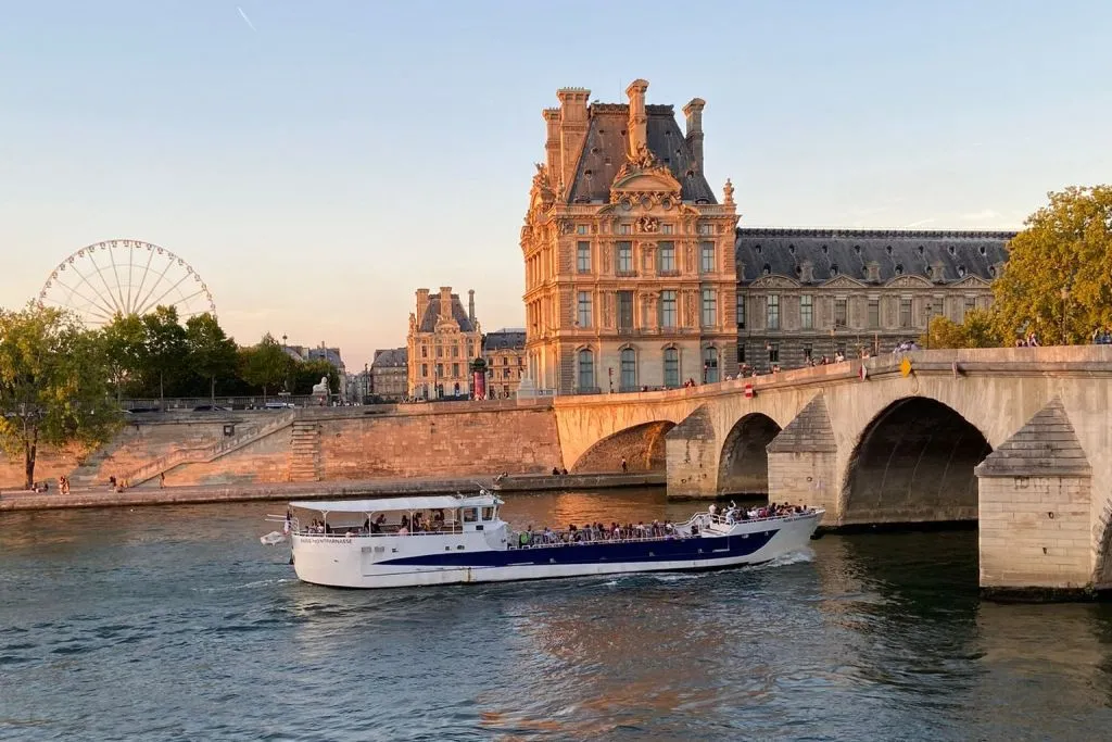 Cruise on the Seine