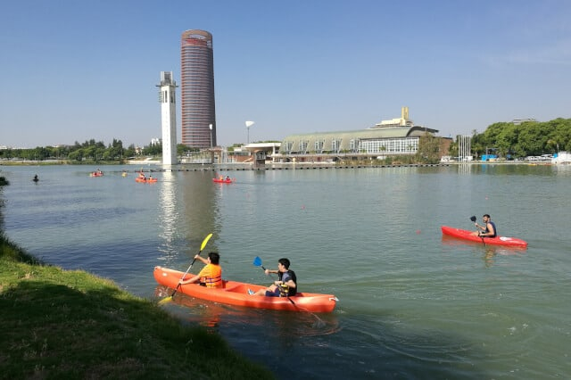 Kayak tour of Seville