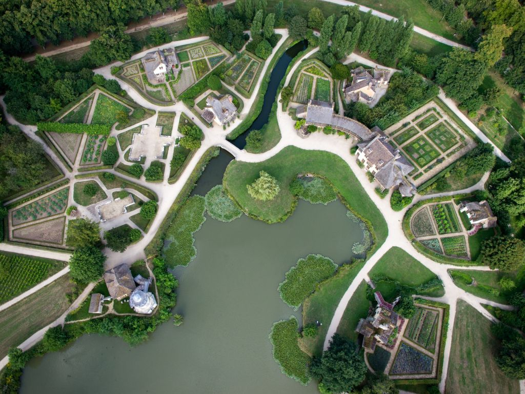 Marie Antoinette's Estate & Trianon Palaces