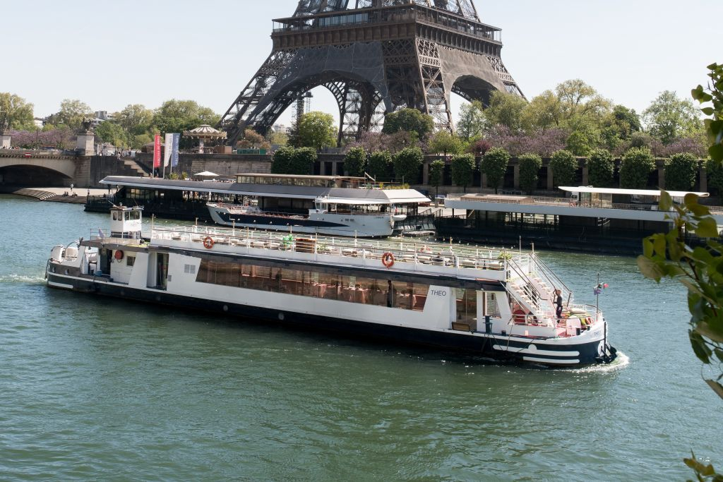 La Seine : Dîner-croisière italien à 3 plat