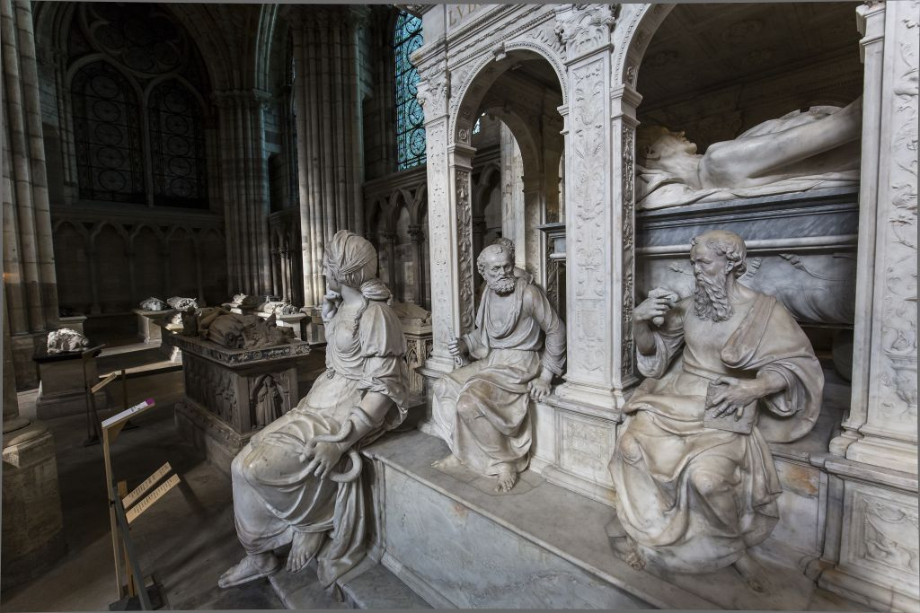 Basilica of Saint Denis: Dedicated Entrance