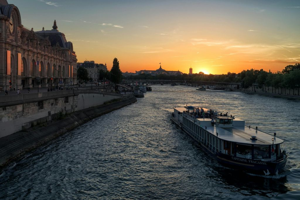 Le Capitaine Fracasse Dinner Cruise