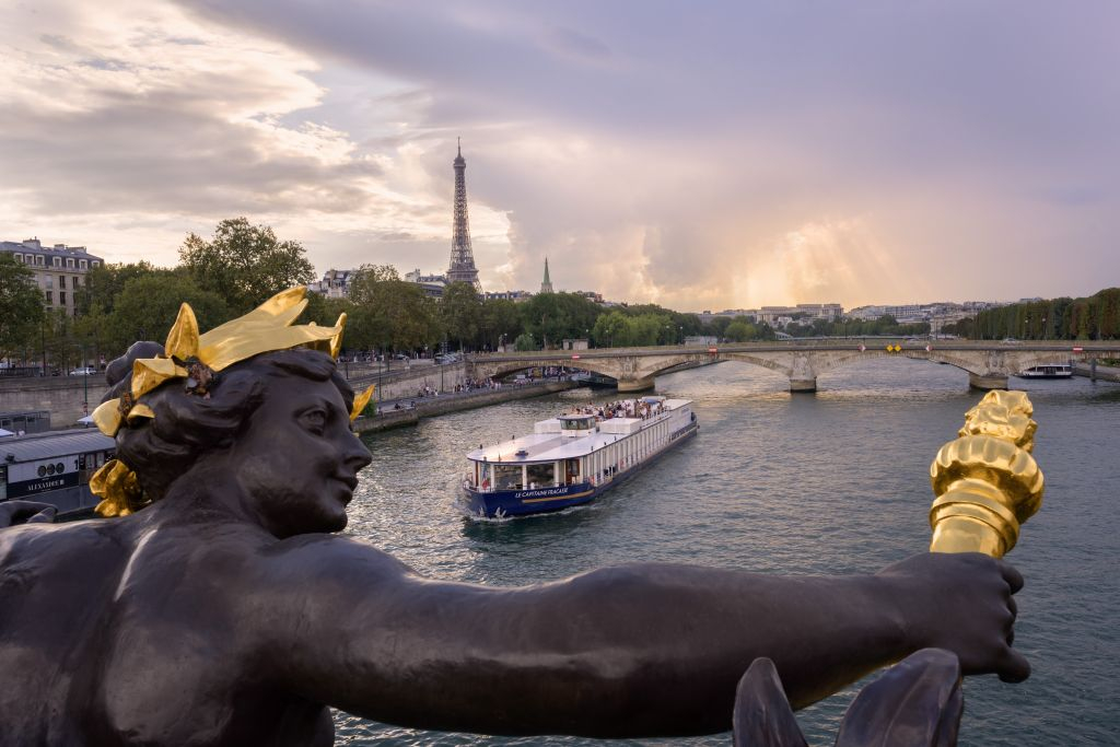 Le Capitaine Fracasse Dinner Cruise