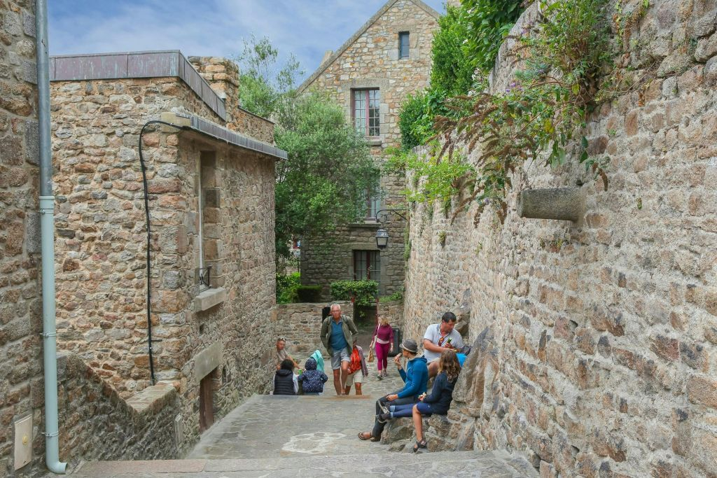 Mont Saint-Michel : billet d'entrée avec audioguide + transport depuis Paris