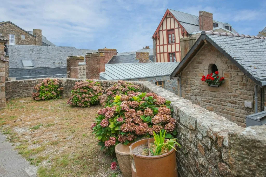 Mont Saint-Michel : billet d'entrée avec audioguide + transport depuis Paris