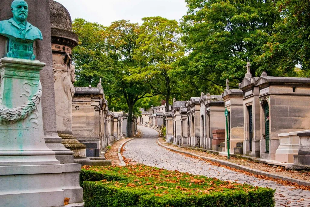 Audio Guide App for Your Smartphone: Père Lachaise Cemetery Walking Tour